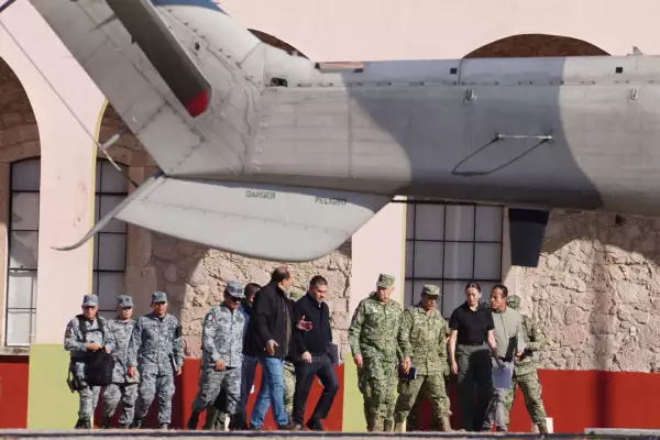 Government promises barracks in Uruapan and a stop to extortion; Quiroz grants a vote of confidence Visit Harfuch Michoacán