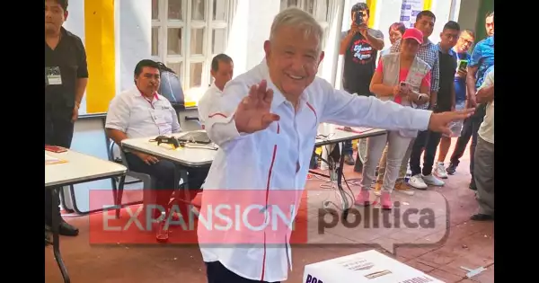 Así fue la reaparición de AMLO en público tras ocho meses de ausencia