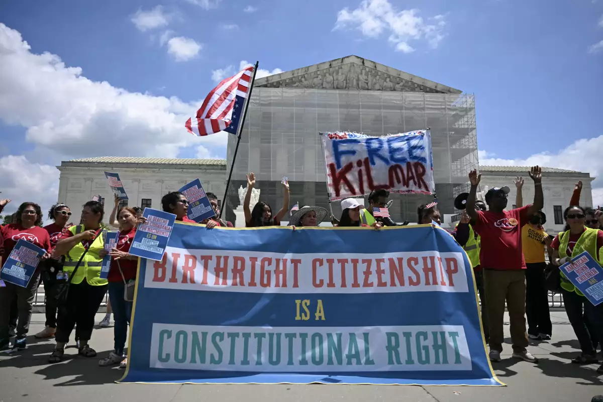 Corte Suprema de EU evalúa freno al decreto de Trump sobre la ciudadanía por nacimiento