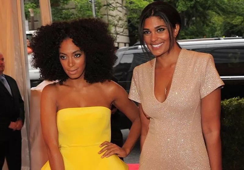 Us Magazine informó que la hermana de Beyoncé también peleó esa noche con un grupo de personas entre las que se encontraba Rachel Roy,