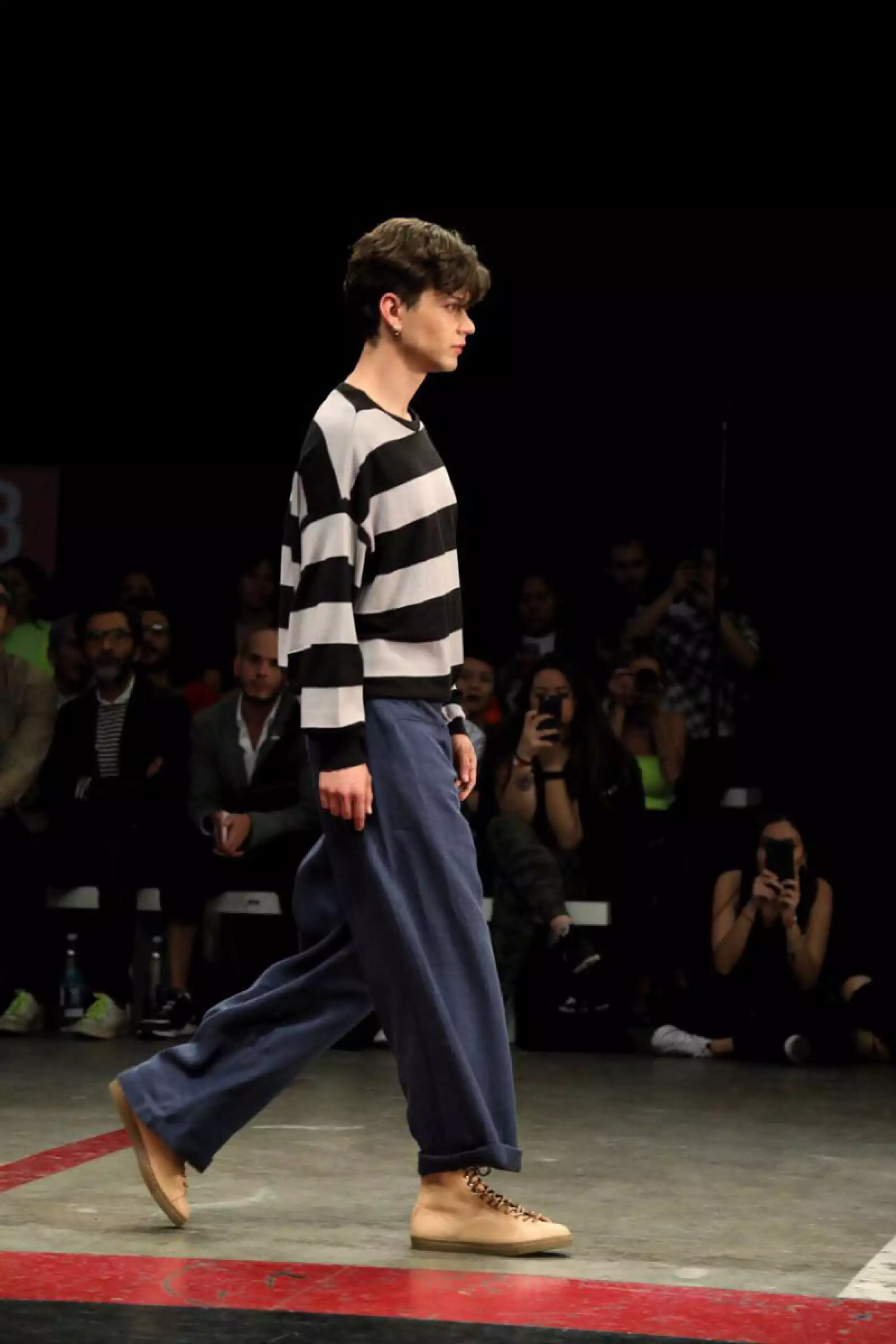 Boyfriends-Shirt-MBFWMx-Model-Runway