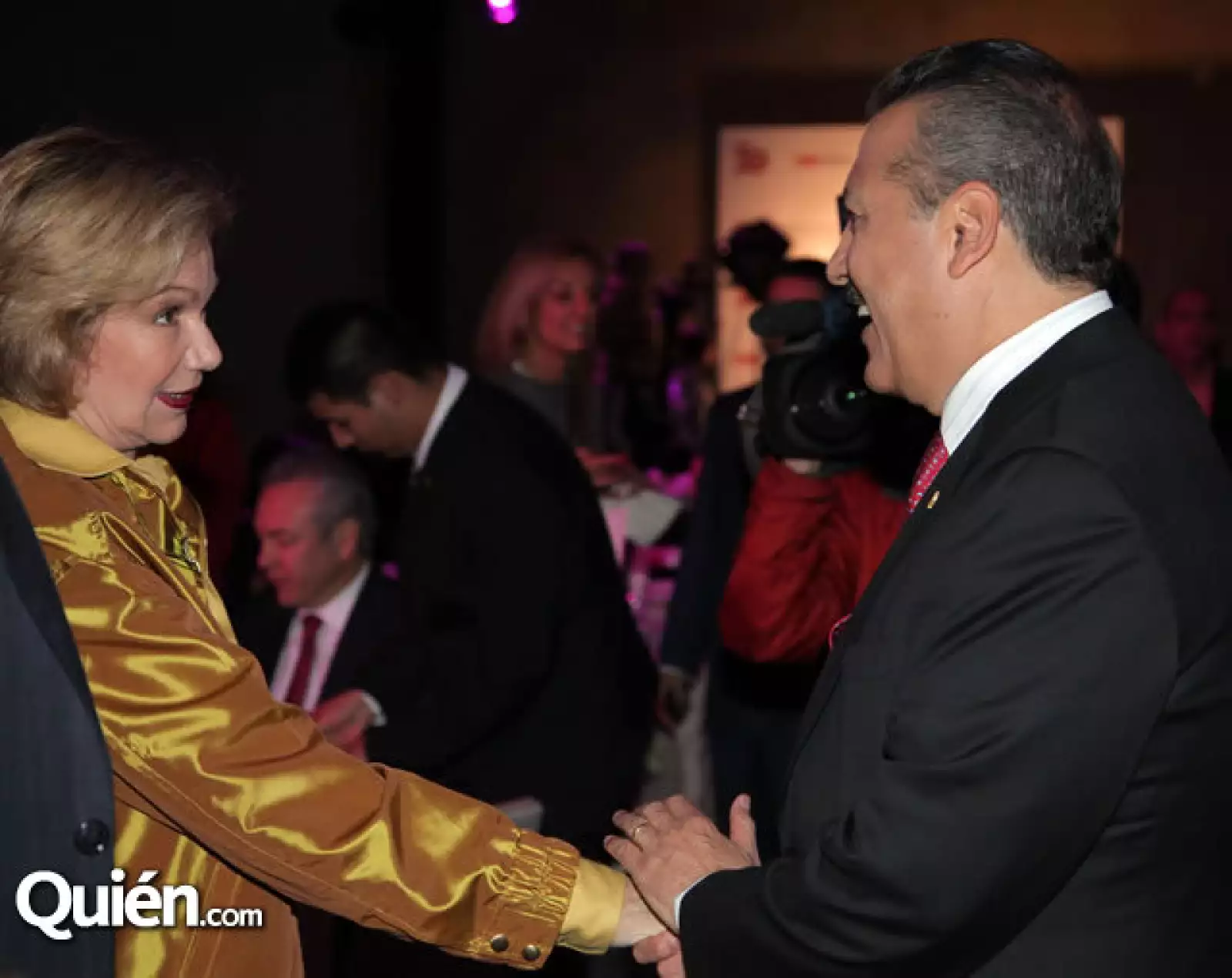 Guadalupe Loaeza, Manlio Fabio Beltrones.