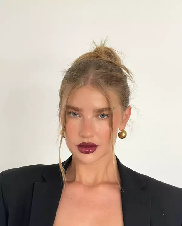 Red lip