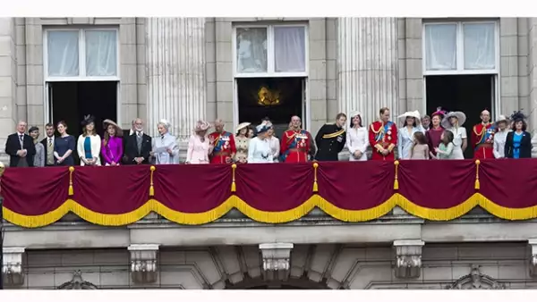 El día de hoy se llevó a cabo un desfile de la Guardia Real en el palacio de Buckingham, Londres para celebrar los 88 años de la reina de Inglaterra, cuyo cumpleaños fue el pasado 21 de abril.