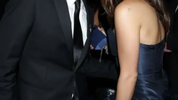 Aunque Glee no ganó como mejor serie de comedia, Lea Michele y Chris Colfer, protagonistas de la serie, se divirtieron en el Governor´s Ball.