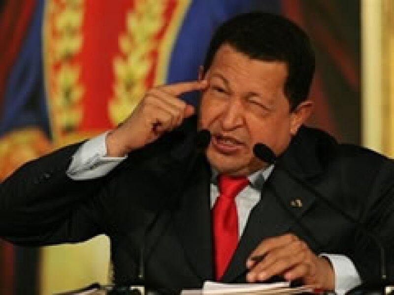 Expertos opinan que Hugo Chávez deberá recortar el gasto público y adoptar una política fiscal más apretada. (Foto: Archivo)