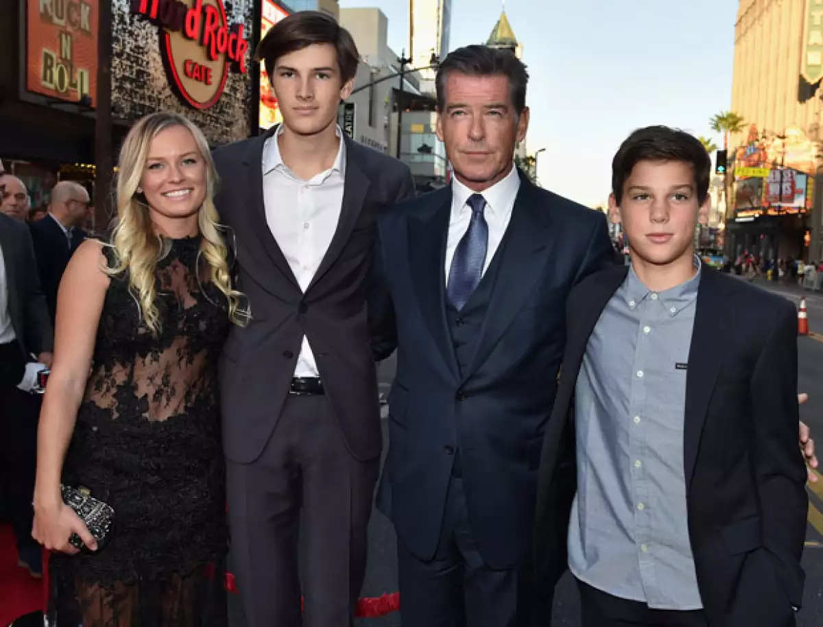 Actualmente Paris tiene 14 años, por lo  que cada vez es más visto dentro del showbiz.