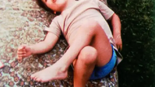 1981. Tres años