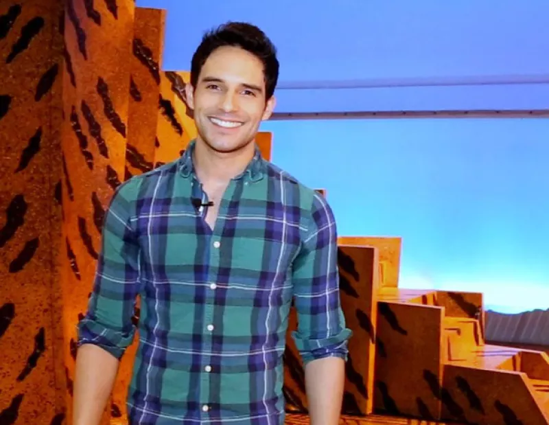 Te presentamos a Agustín Argüello, el actor que celebra el primer aniversario del Rey León siendo el nuevo Simba, papel que hasta hace unas semanas era interpretado por Carlos Rivera.