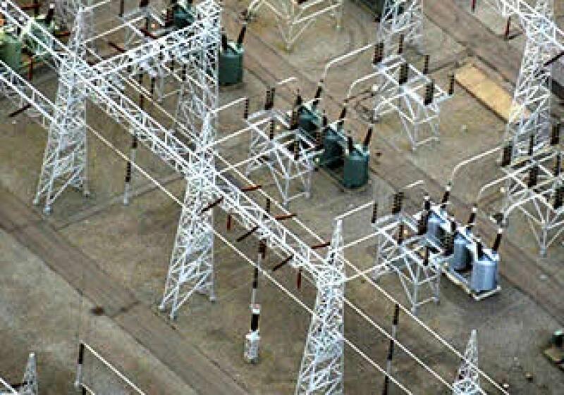 Más de 90% de las empresas manufactureras están expuestas a cortes de electricidad. (Foto: AP)