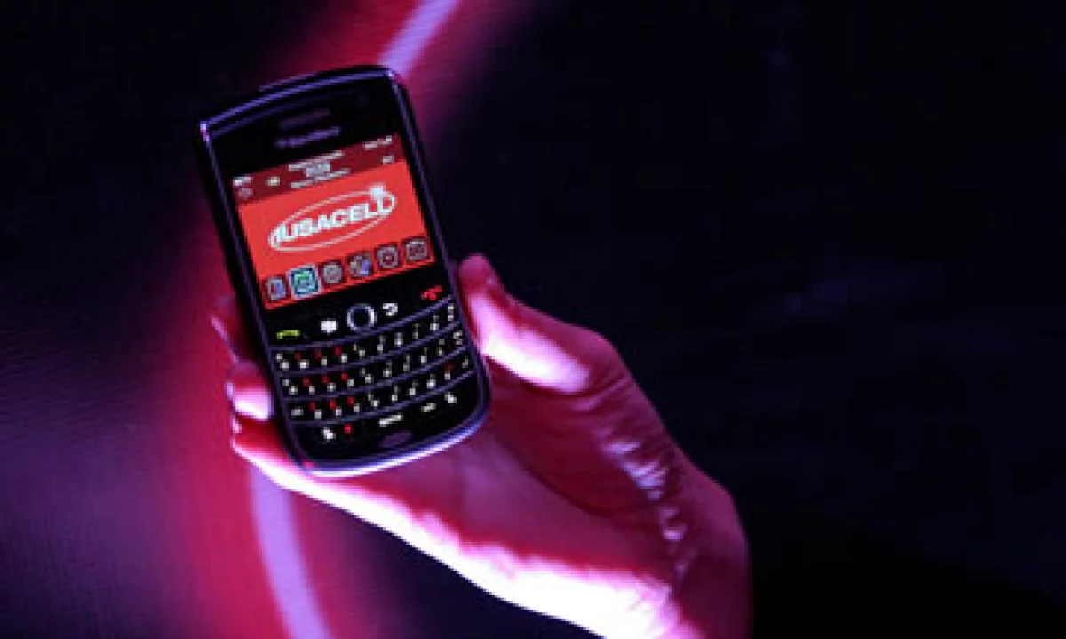 Telefónica reconoció que negocia una fusión con Iusacell. (Foto: Cuartoscuro)