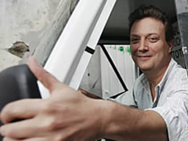 Sean O´hea Icaza, director de Vehizero, dice que su producto es tan bueno que no es necesario ofrecerlo. (Foto: Gilberto Contreras)