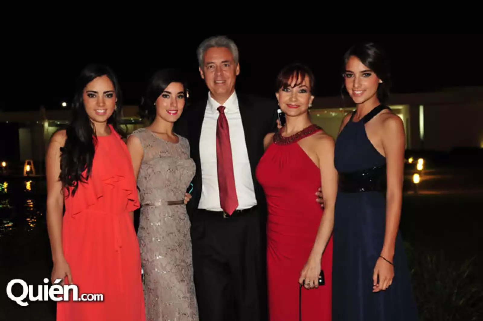 Daniela, Isabel y Jorge Villaseñor con Marisa Pérez y Florencia Villaseñor