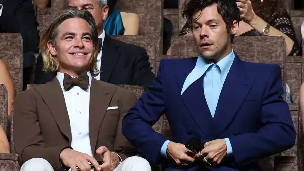 Harry Styles no escupió a Chris Pine en la premiere Don't worry darling