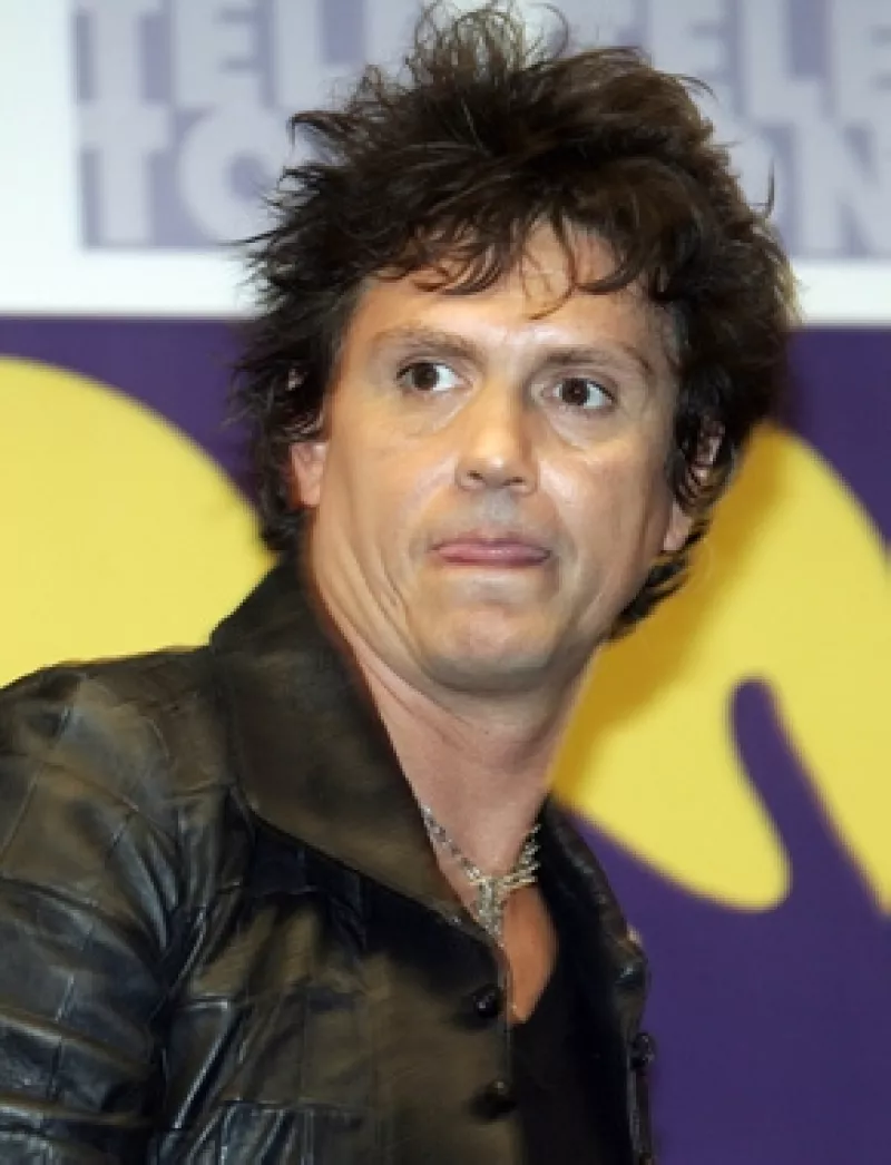 Saúl Hernándes dijo que después de 40 operaciones durante dos años y medio para recuperar su voz, ya está listo para regresar a los escenarios.