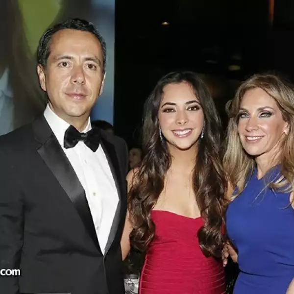 Alejandro,Johanna y Maru Serna