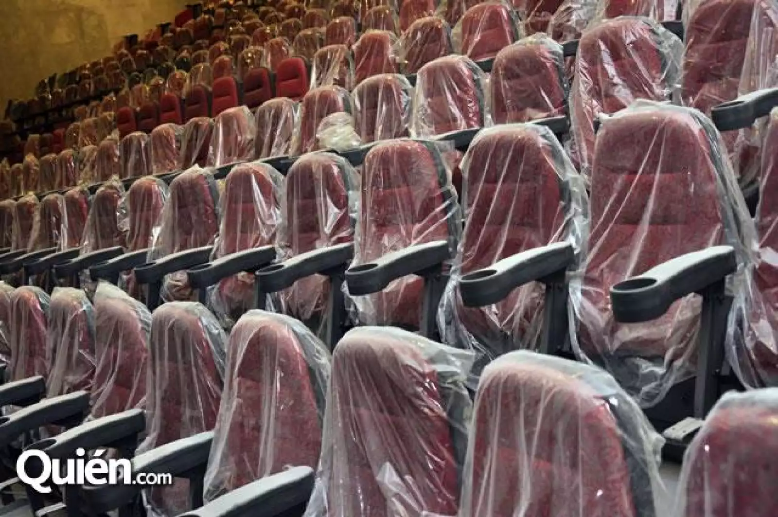Benny en la presentación del Auditorio Banamex