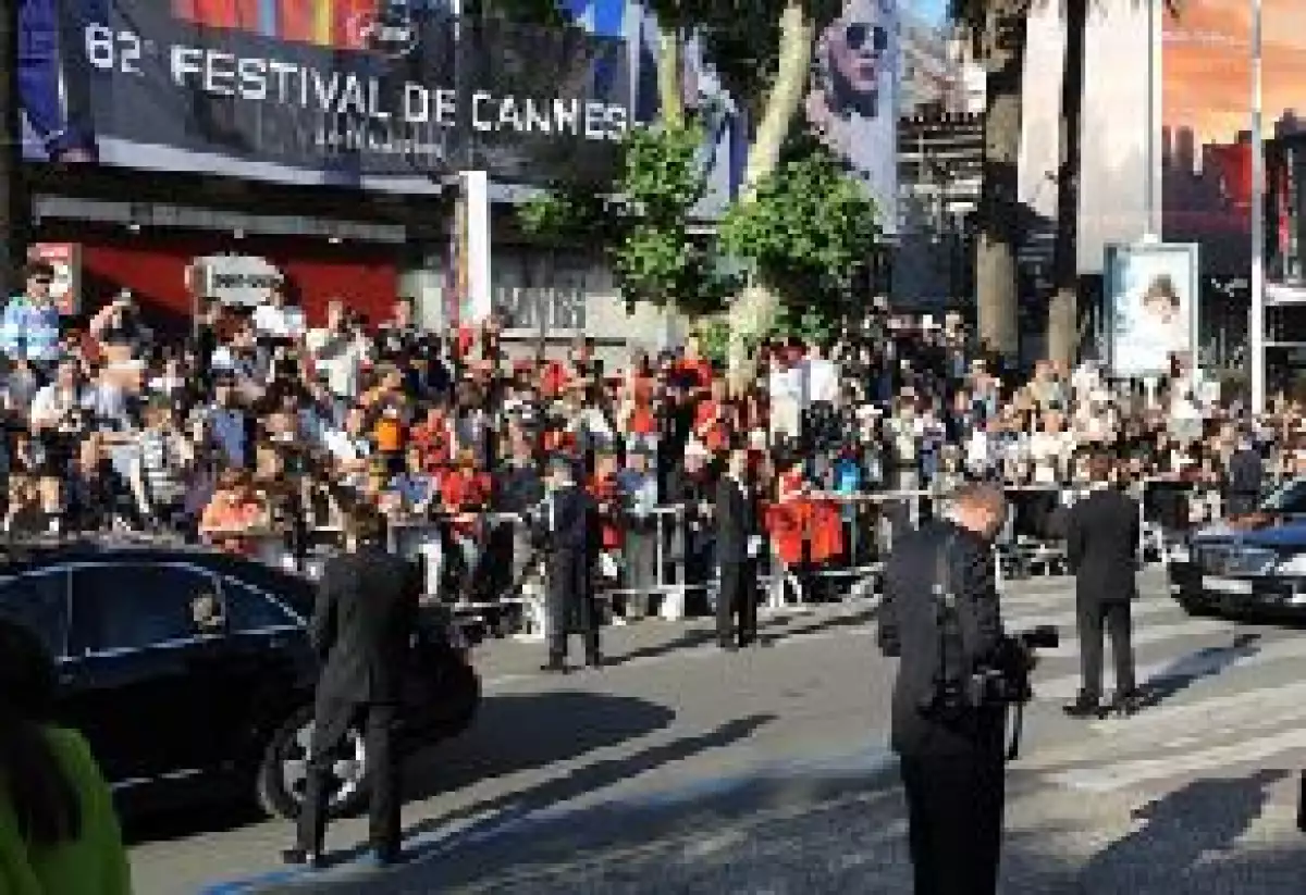 Se dice que el corte a la energía eléctrica, que duró más de tres horas, fue intencional: se sospecha de los electricistas de la zona, que se manifestaron este martes para exigir mejoras salariales.
