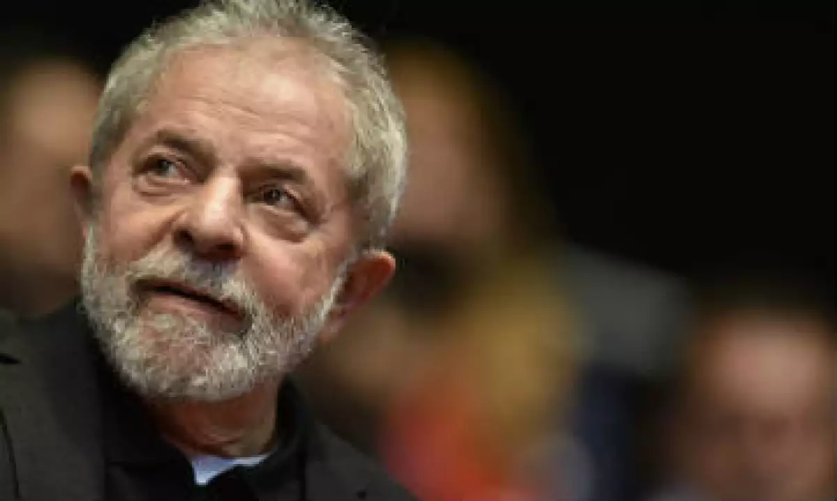 Según autoridades, hay evidencias de que Lula recibió valores oriundos del esquema Petrobras. (Foto: AFP/archivo )