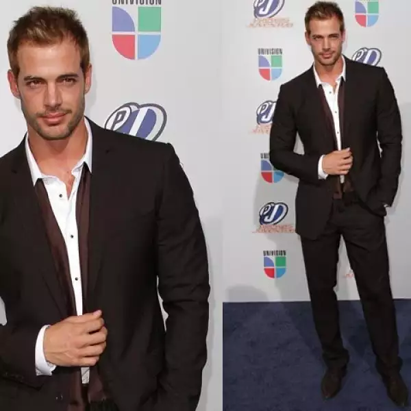 El guapo William Levy llegó puntual.