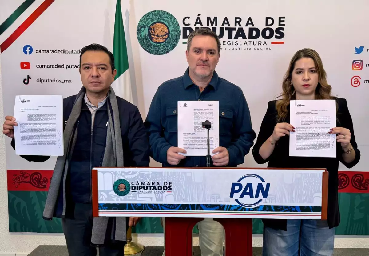 Diputados del PAN denuncian ante FGR, Secretaría Anticorrupción y Auditoría Superior anomalías en Interoceánico.