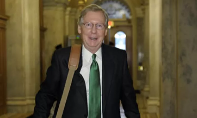 McConnell dijo que el incremento de impuestos ya se aceptó y que se debe dejar atrás. (Foto: AP)