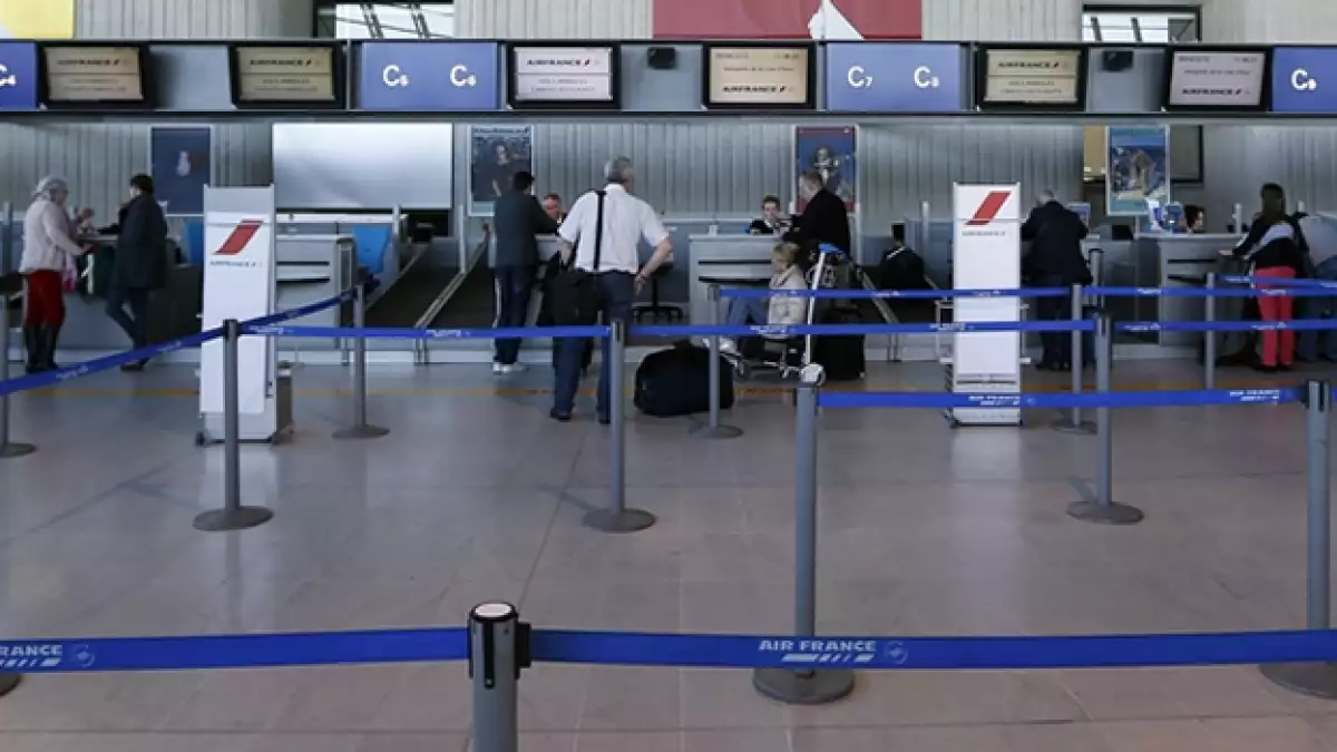 vuelos suspendidos paris
