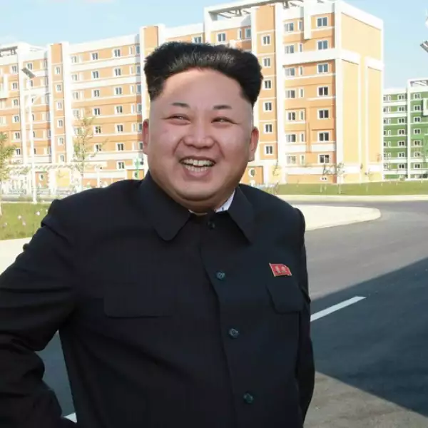 Kim Jong Un sonriente