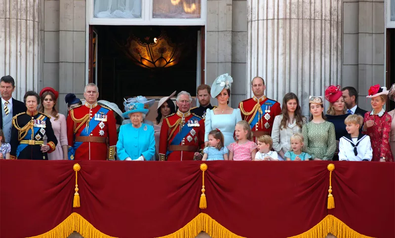 carlos-reducir-familia-real-1