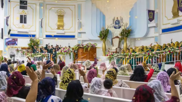 Víctimas de la iglesia de La Luz del Mundo denuncian impunidad tras carpetazo de la FGR