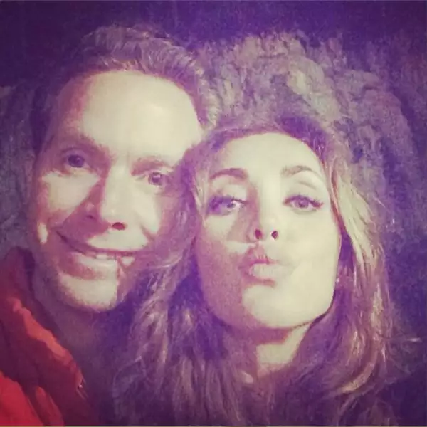 La pareja ya no oculta su amor en redes sociales.
