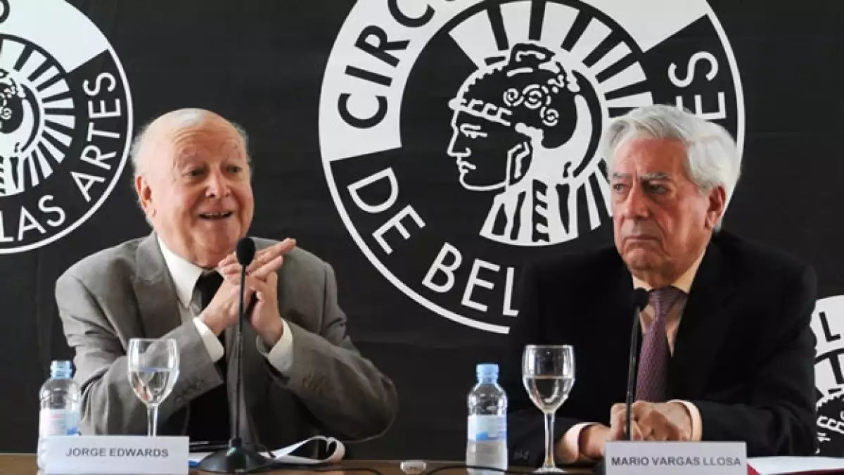 Los escritores Mario Vargas Llosa y Jorge Edwards hablan a los medios