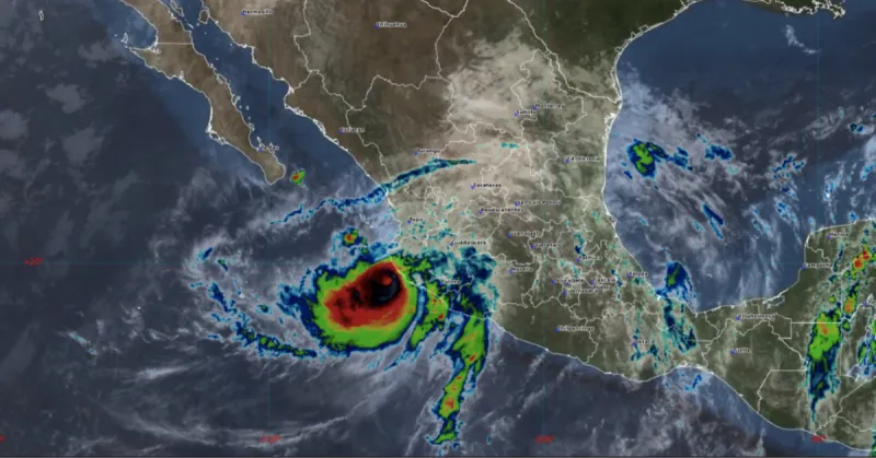 Imagen satelital de México en donde se observa a el huracán Simón.