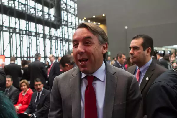 AMLO felicita a Televisa y Univisión por alianza