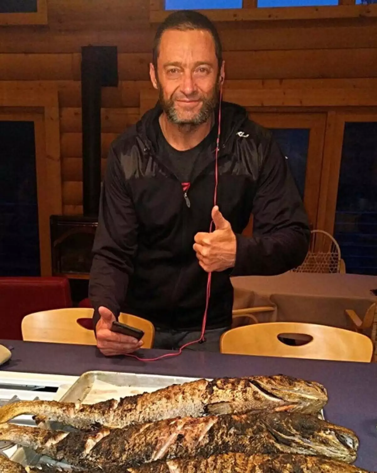 A muchos ha preocupado cómo luce el actor de X-Men en la foto que recién publicó en Instagram, se cree que pudiera ser a causa de los carcinomas que ha tenido en el rostro.