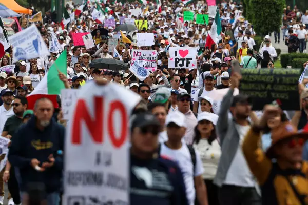 marcha-estudiantes-unam-poder-judicial