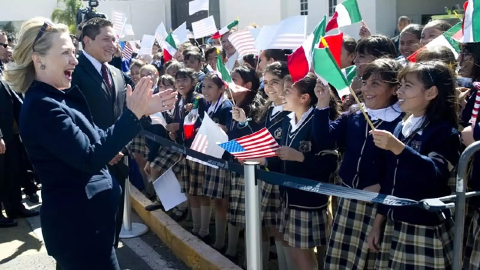 Clinton - aeropuerto Silao