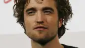 Robert Pattinson, protagonista de Crepúsculo, reconoció que no supo aprovechar el éxito que tuvo cuando actuó en Harry Potter como Cedric Diggory, pero dijo no estar arrepentido puesto que no está obsesionado con hacer mucho dinero.