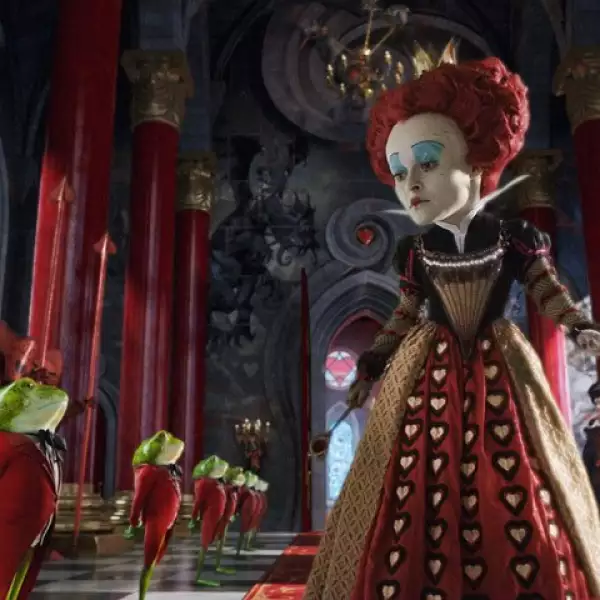 La Infratierra ha atravesado épocas difíciles desde que la malvada Reina Roja, interpretada por Helena Bonham Carter, se hizo del trono.