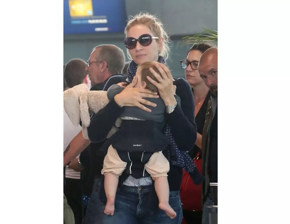 Uma y su esposo decidieron ponerle cinco nombres a su hija, pero para fines prácticos, le dirán Luna.