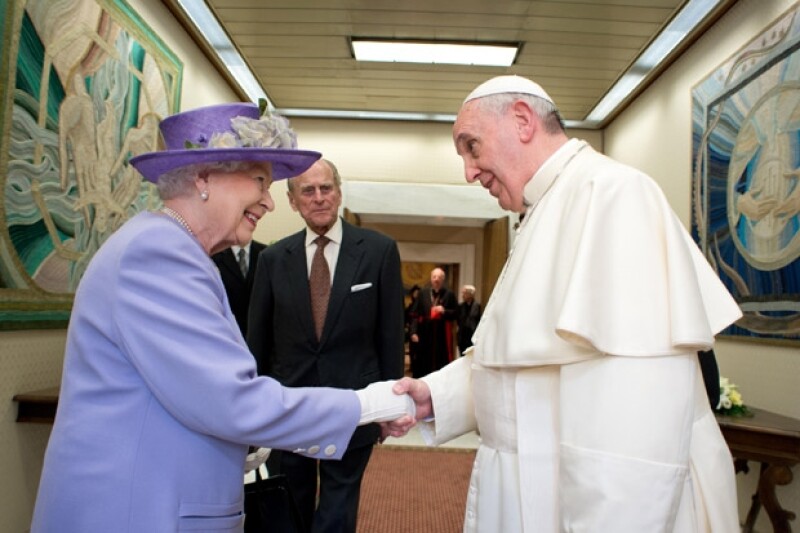 El papa espero a la reina Isabel II 15 minutos.