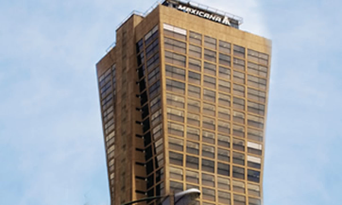 La torre AXA, antes torre Mexicana, en la colonia Del Valle, fue representativa de la arquitectura de los años 80. (Foto: Guadalupe Szymanski)