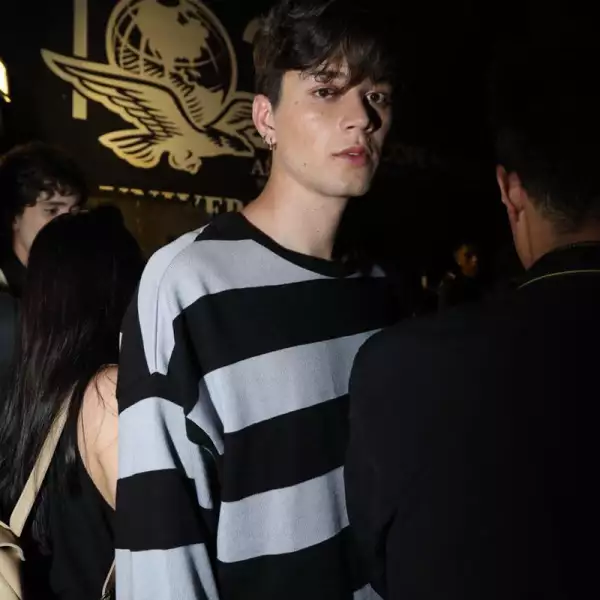 Boyfriends-Shirt-MBFWMx-Model-Backstage