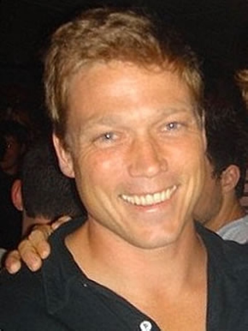 Jeff Rice fue encontrado muerto en el hotel donde se hospedaba en Uganda, la policía dice que se encontraron grandes cantidades de cocaína en su estómago.