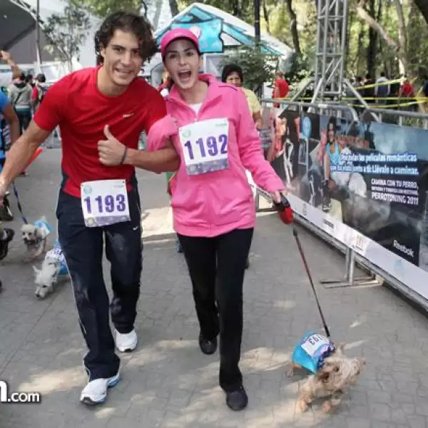 Alex Sirvent,Ximena Herrera con Maya Whiskey