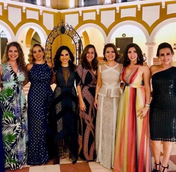 Marigely viuda de Mouriño va a una boda 3.jpg