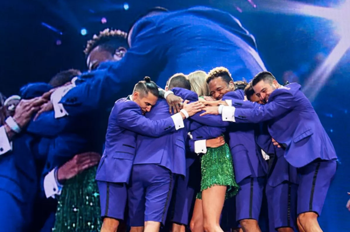 Tay Tay cerró su exitosa gira 1989 este pasado fin de semana en Melbourne, Australia. Así fue como se despidió de su equipo.