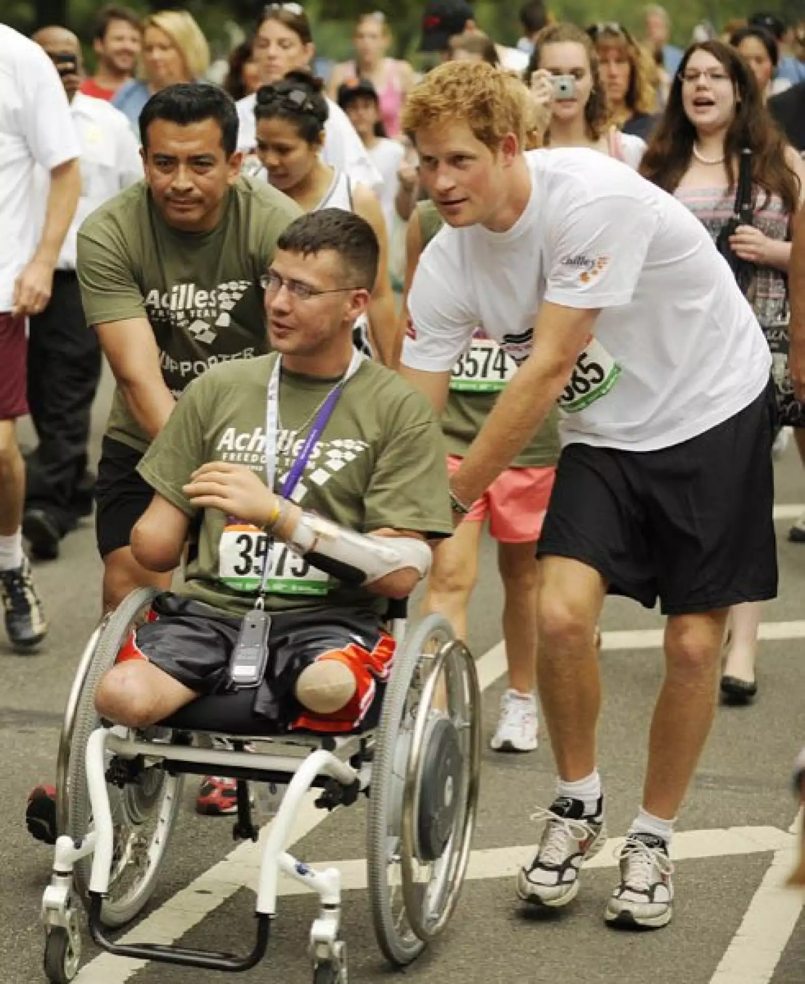 El príncipe Harry de Inglaterra continuó con su visita a Nueva York, participando de una carrera de los veteranos de guerra de Estados Unidos, en Nueva York.