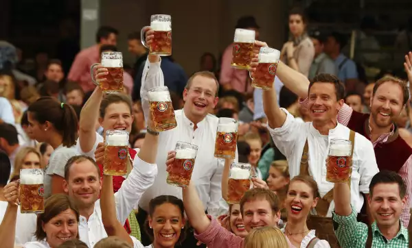 Miles llegan a Alemania desde septiembre para celebrar el famoso festival Oktoberfest.
