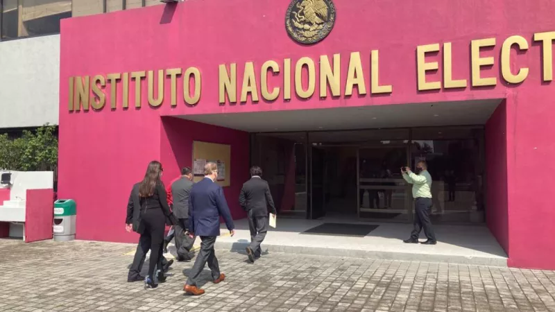 El INE genera más confianza que AMLO 